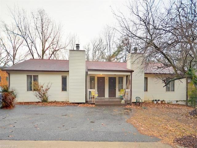 Two Bedroom Duplex with Garage and Storage / North Asheville