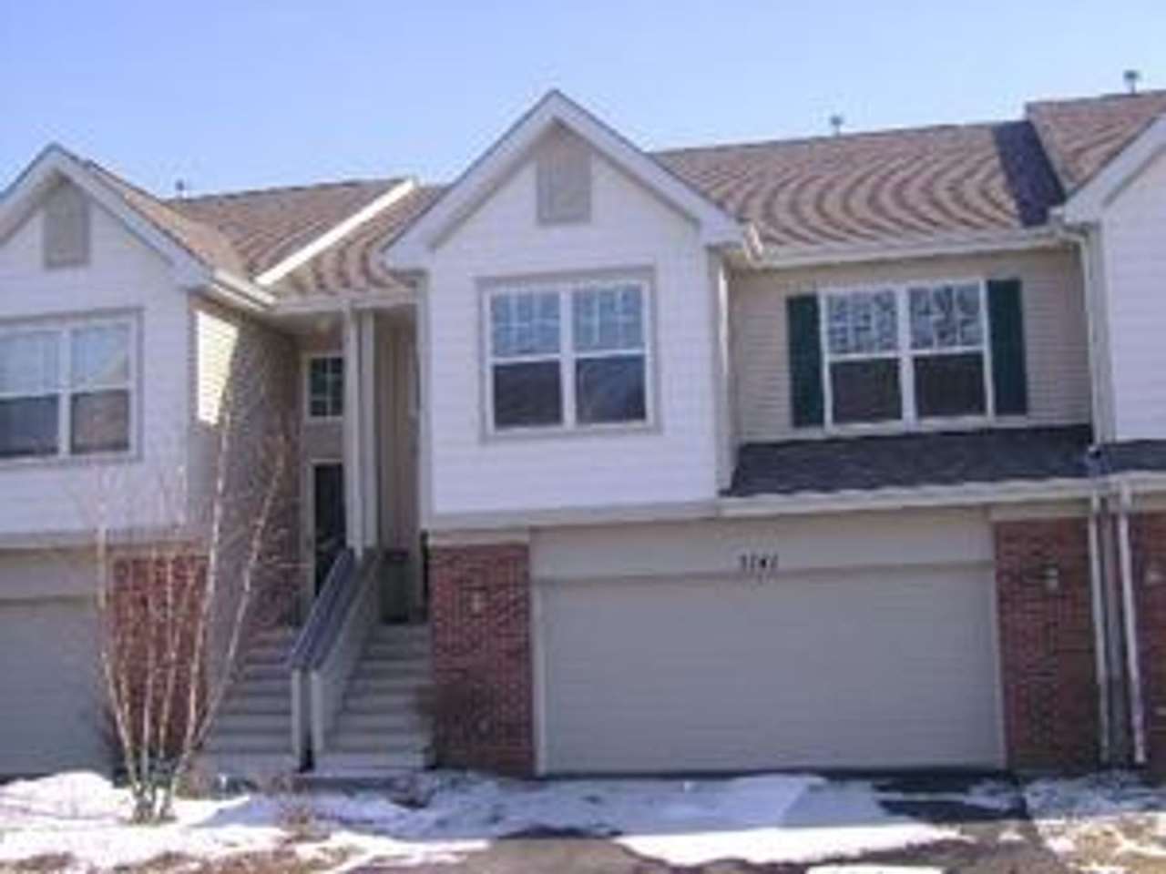 Beautiful 3 bedroom 4 Bathroom townhome