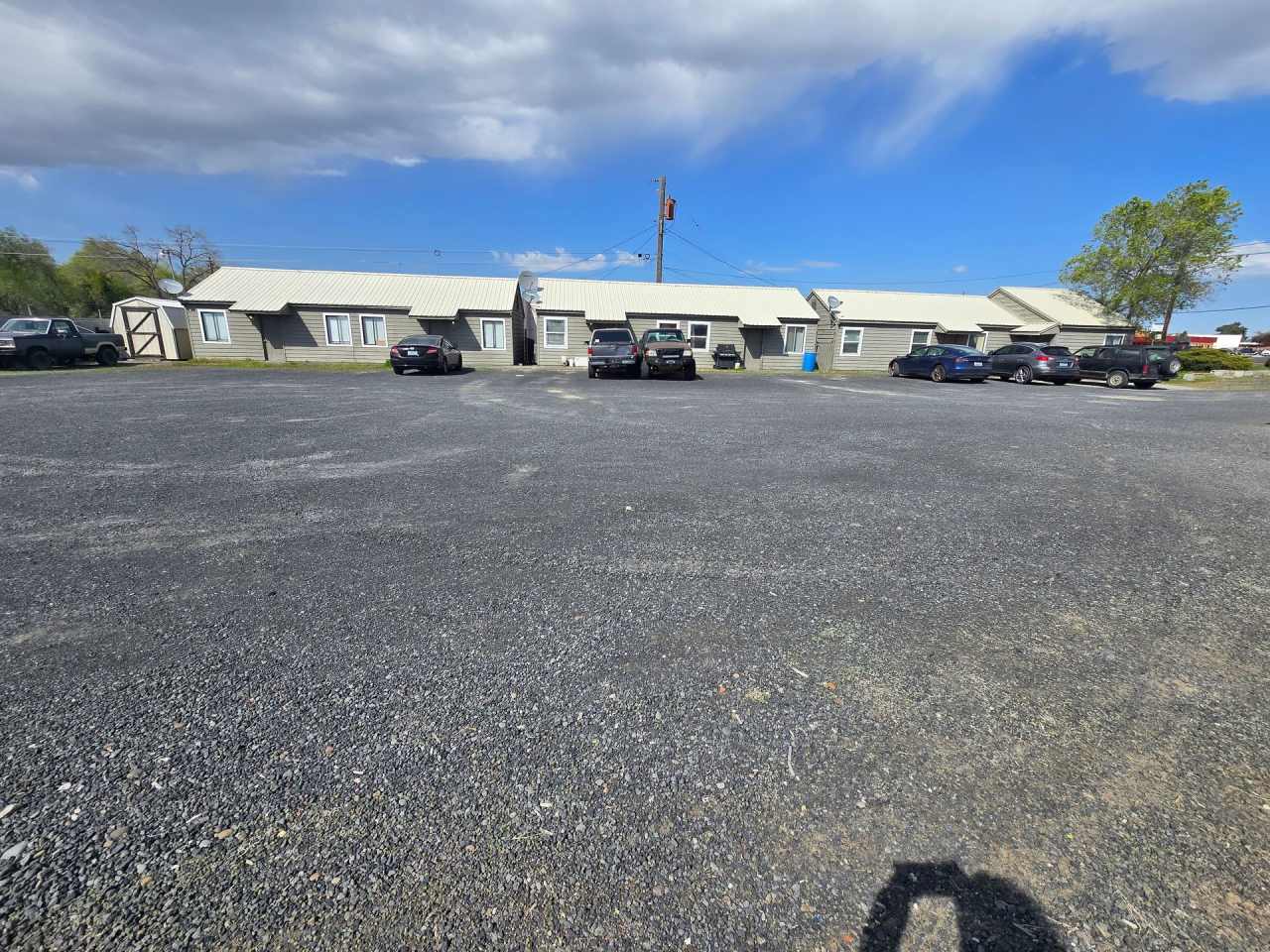 Newly Renovated 1 Bedroom Apartment Available Now!