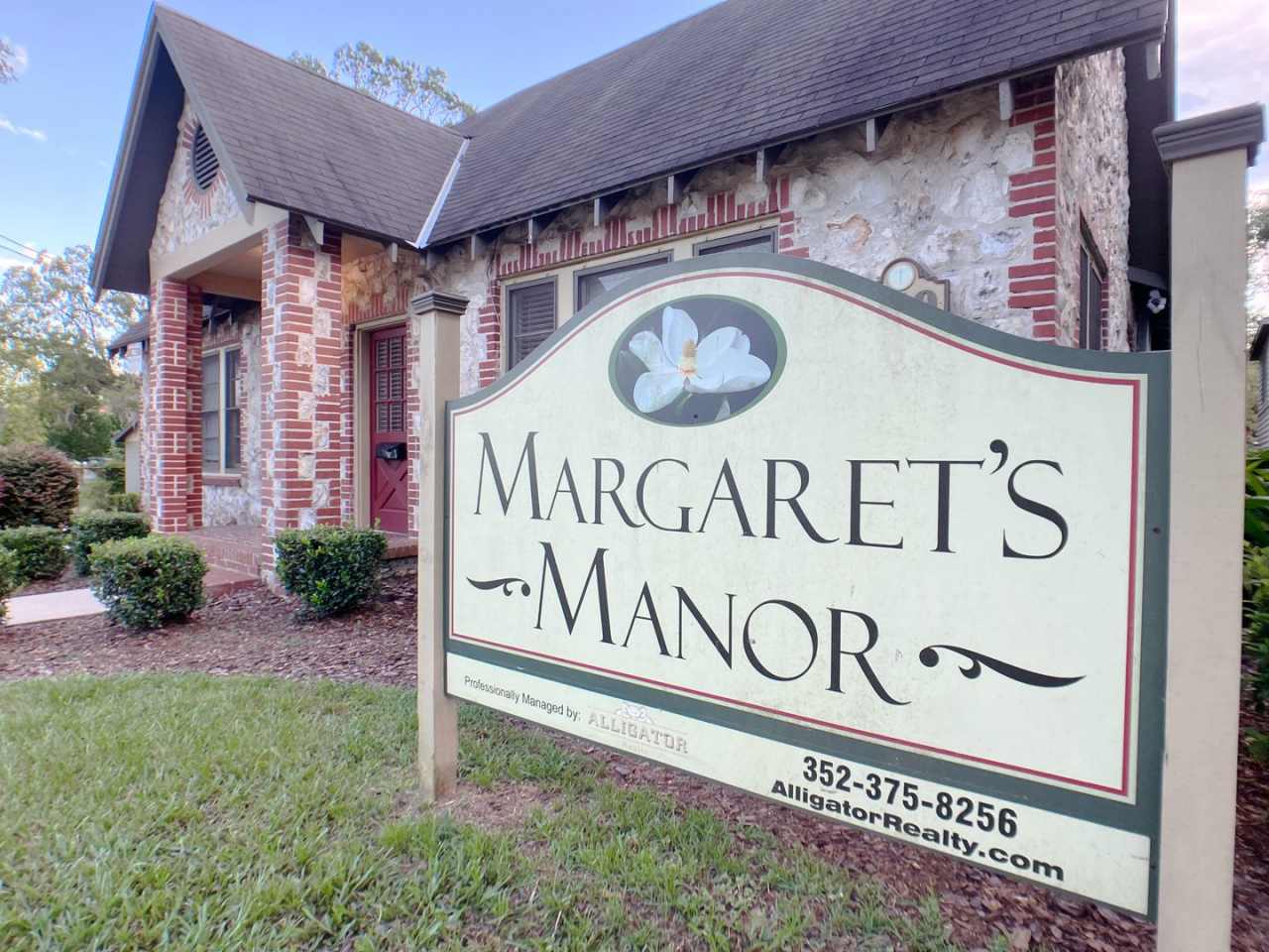Margaret's Manor - 2 Bedroom, 1 Bathroom in Sorority Row
