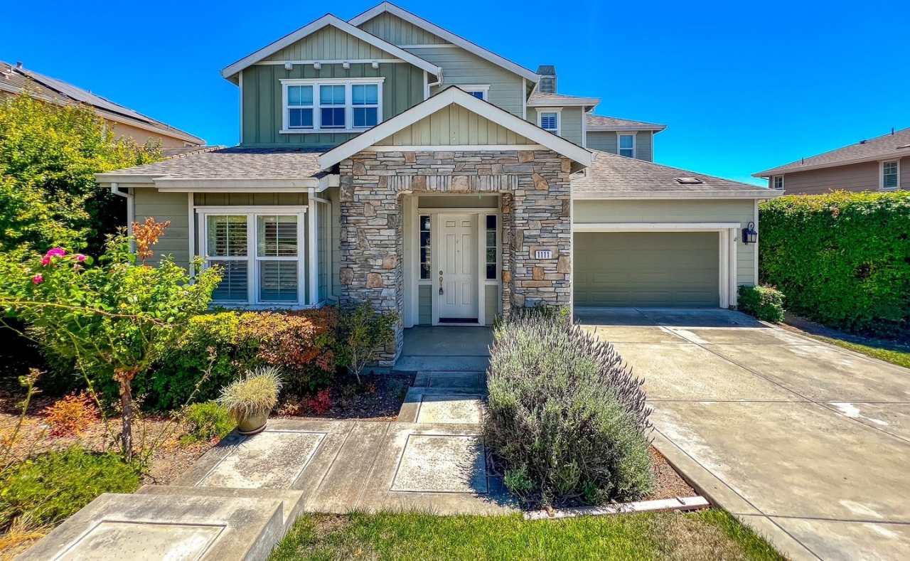 Stunning Five Bedroom Newer Napa Home