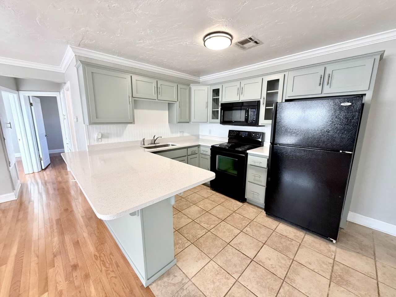 Updated 2BD 1BA Apartment in Historic Crown Heights!!