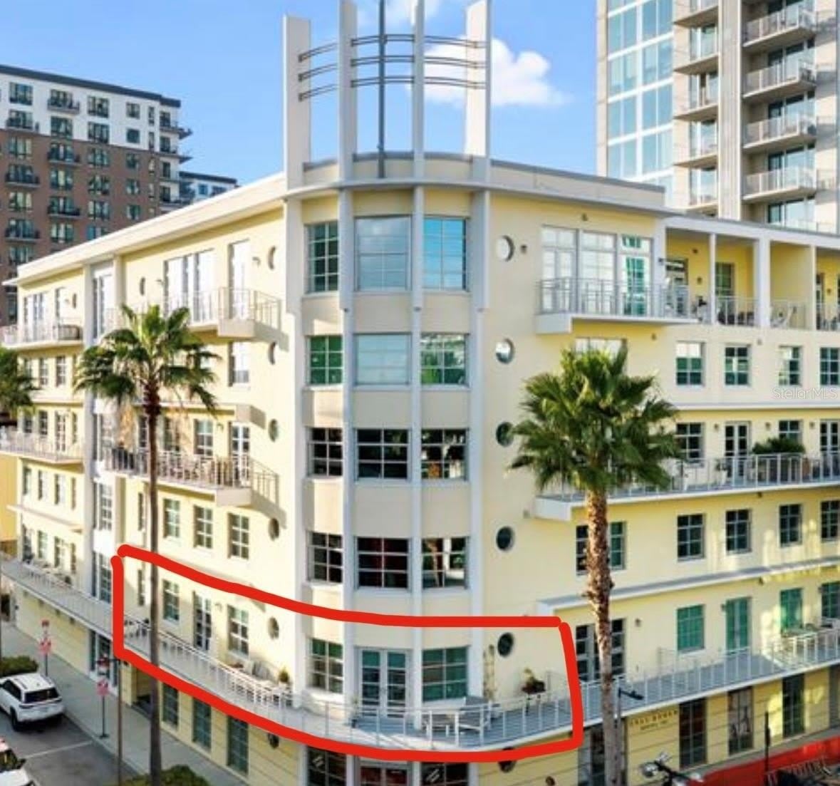 1212 E WHITING STREET