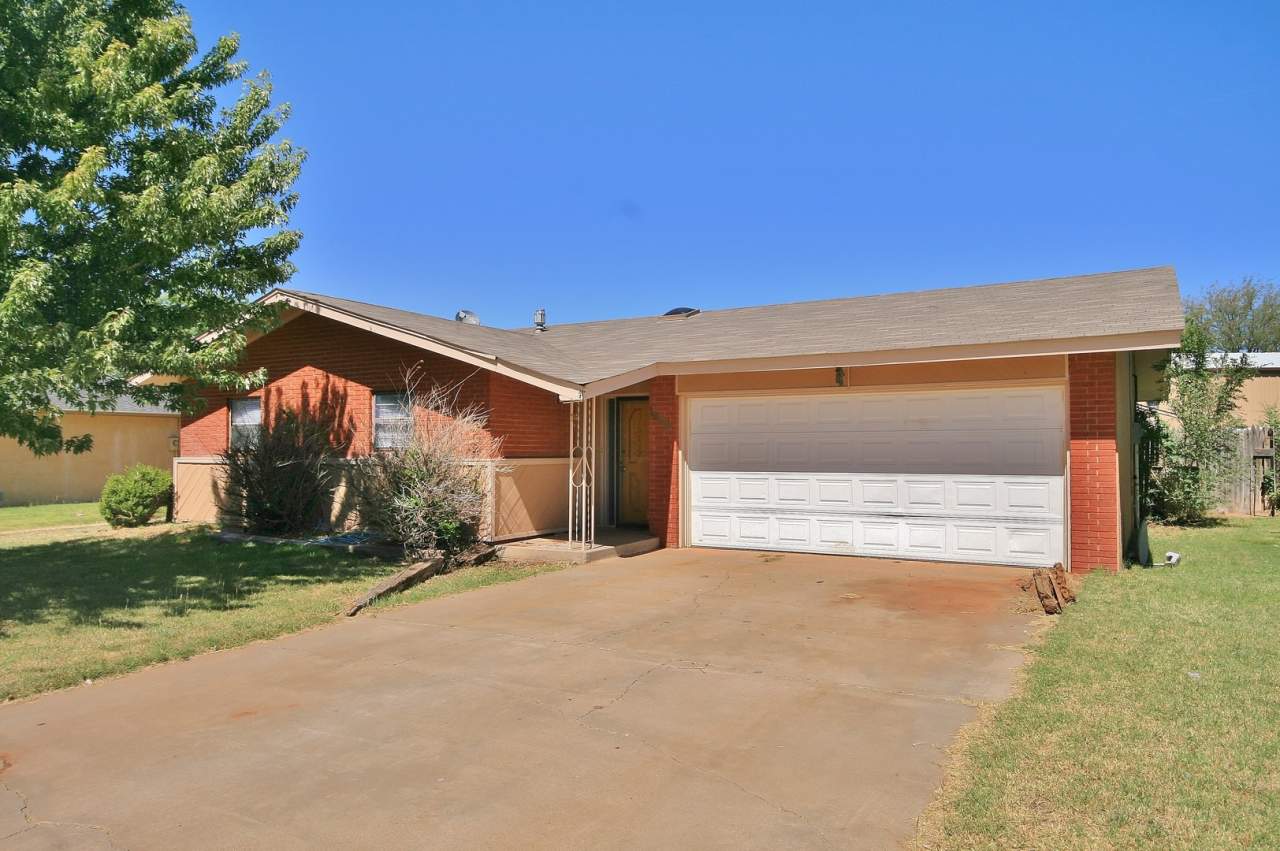 Newly Re-Modeled 3 Bedroom 2 Bath Home! Zia School District!