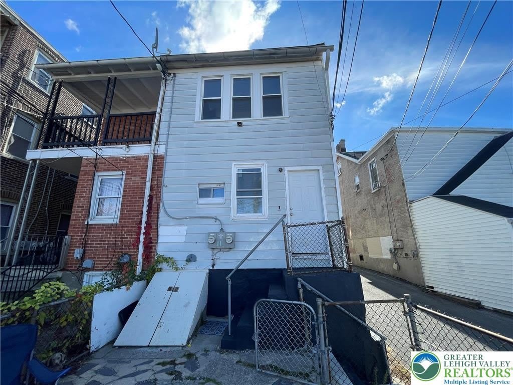 753 Saint John Street unit: 2