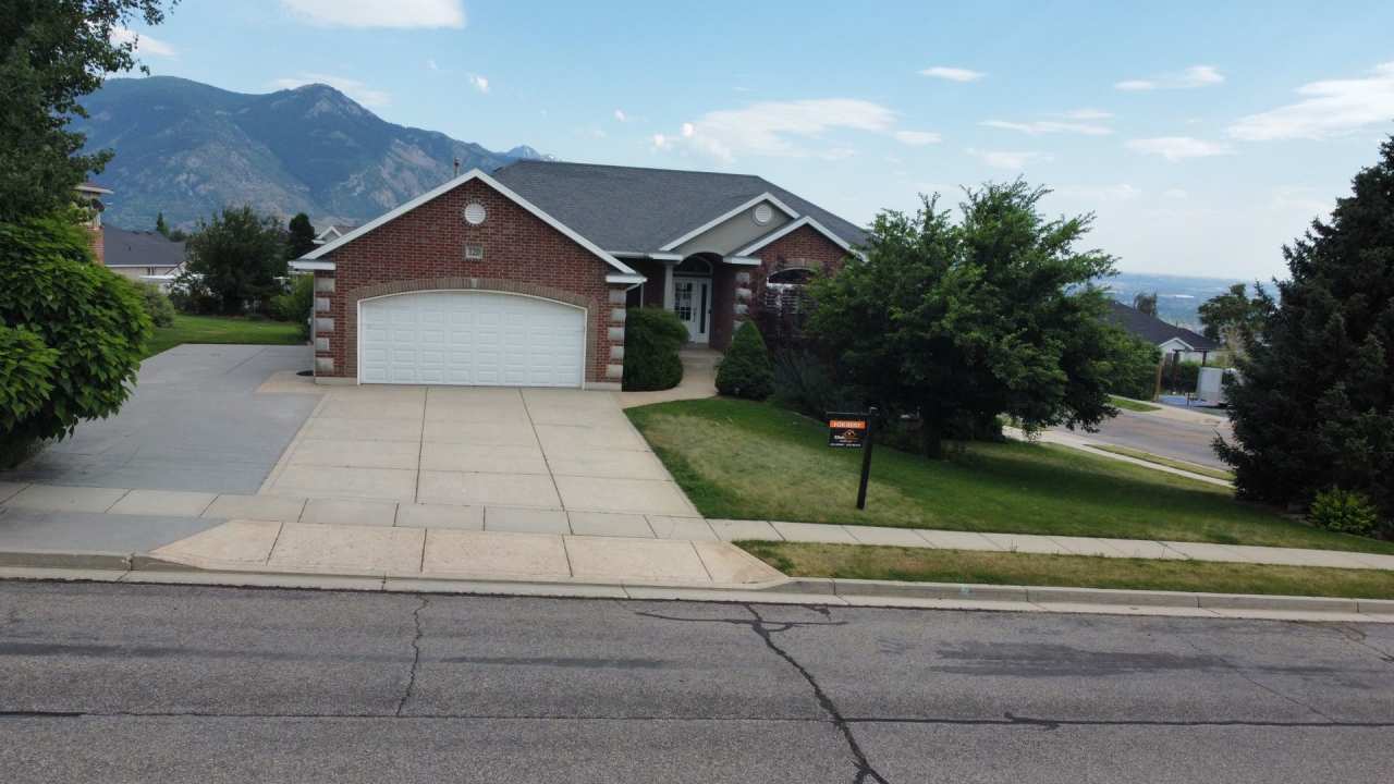 5 bdrm 3bth Home 3 Car Garage Some utilities included