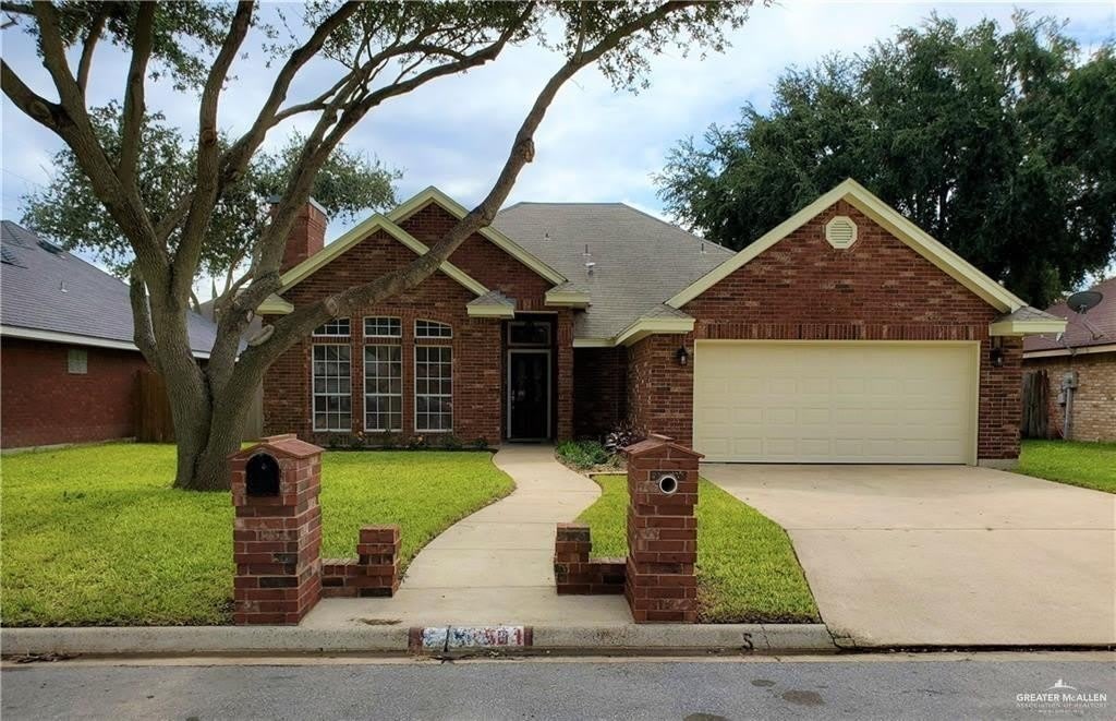 504 E Wisteria Avenue