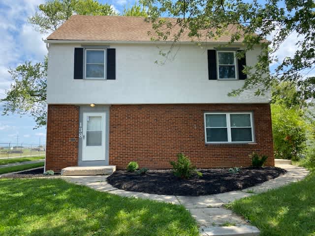 136 North Everett Avenue