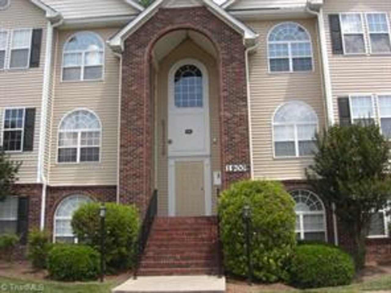 Cozy Convenient Condo