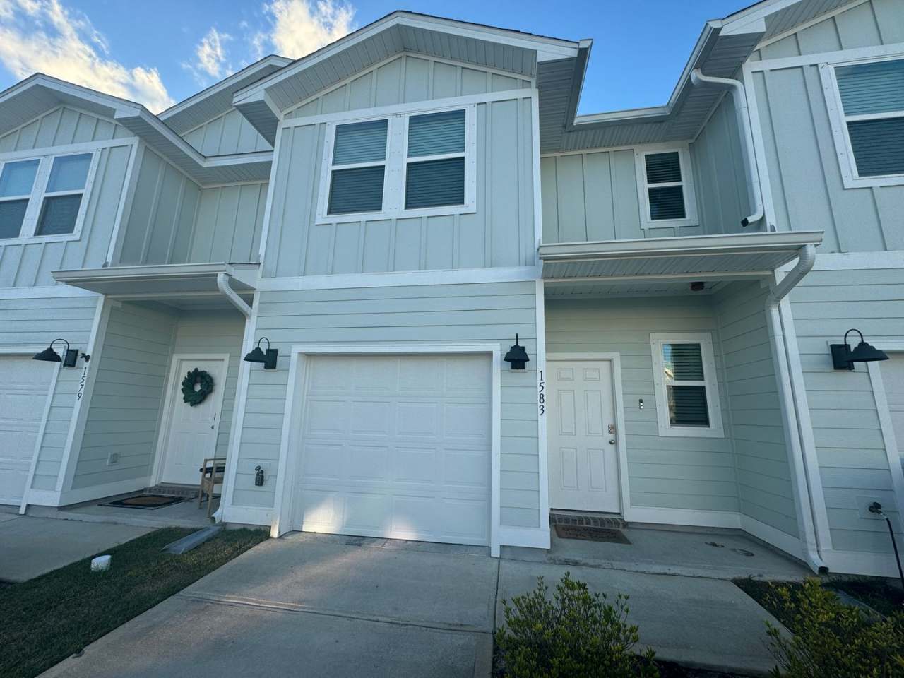 $200 off Move in Special on this Amazing Townhome!