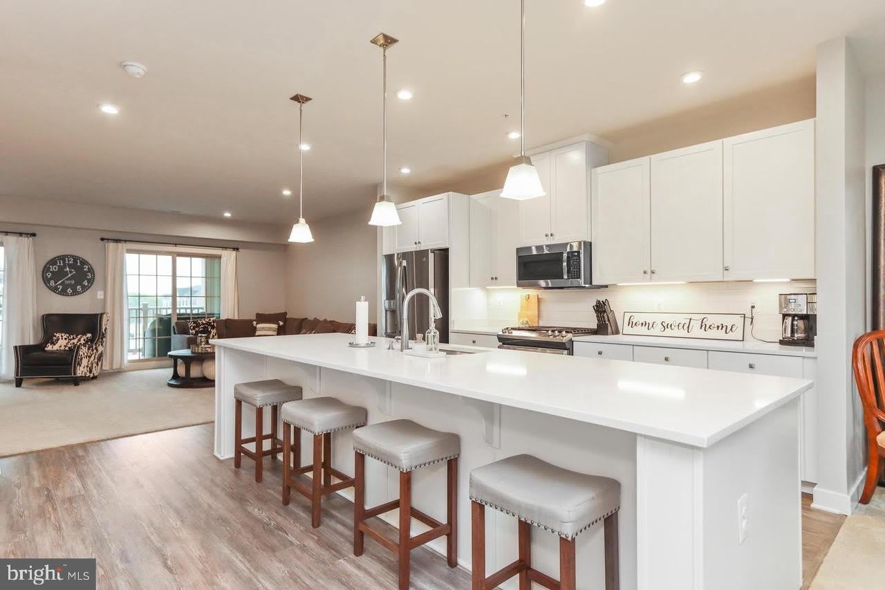 5952 ETTERBEEK Street