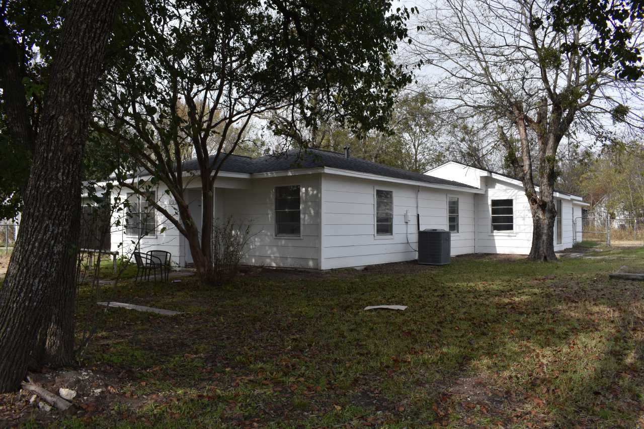 108 East Kirby Avenue