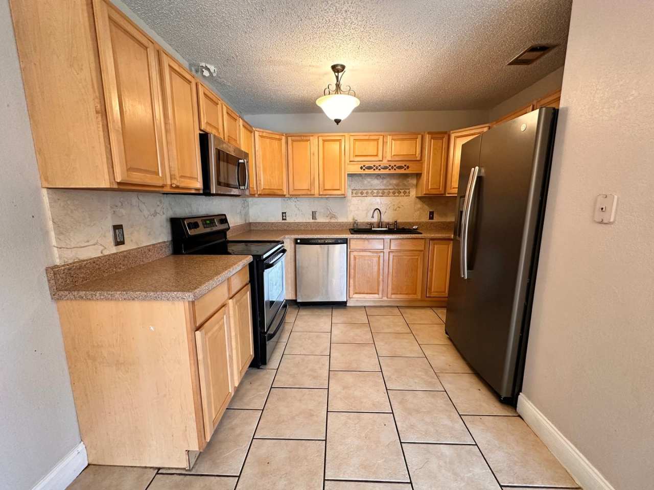 Charming 2B/2B Home for Long-Term Rental in Destin!