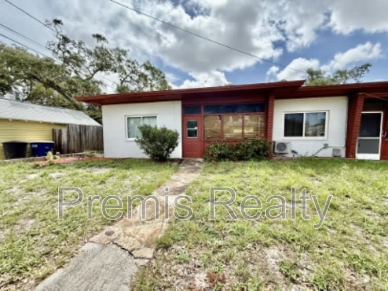 105 North Lincoln Avenue