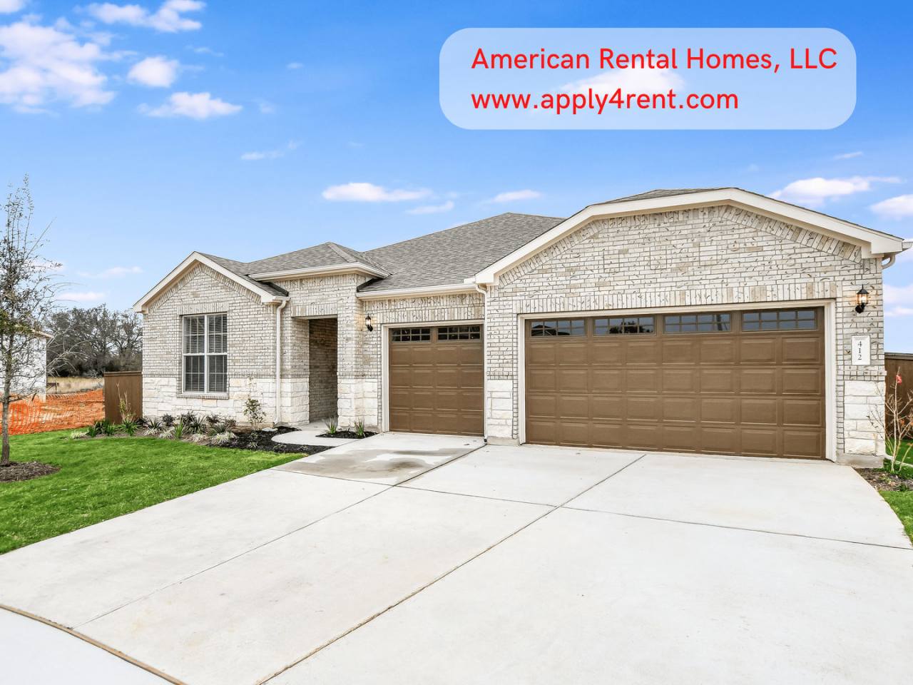 ONE-STORY Home in Marble Falls - 2932 SF with THREE-CAR GARAGE - On a CUL-DE-SAC!