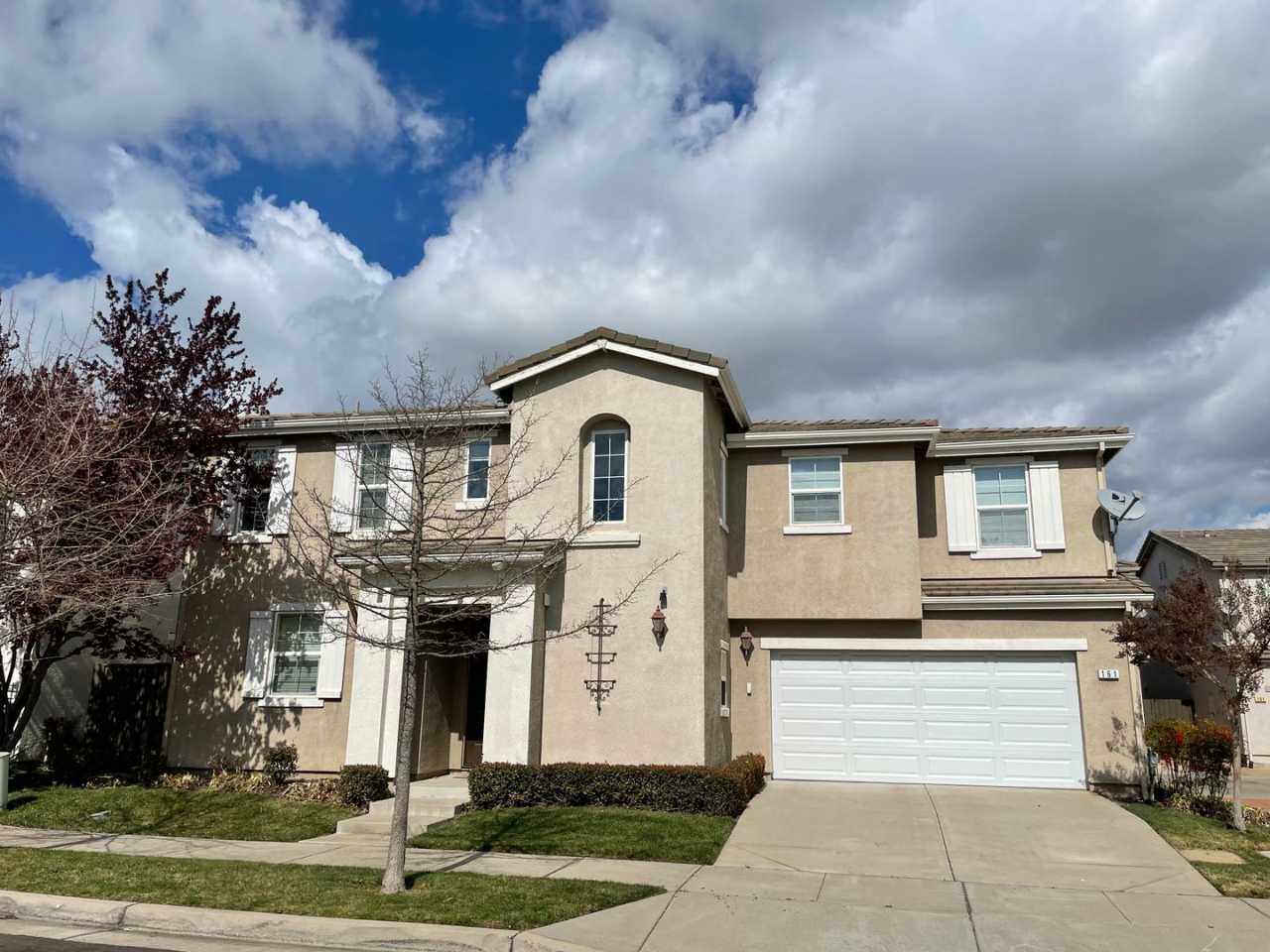 NICE TWO STORY HOME IN NATOMAS!