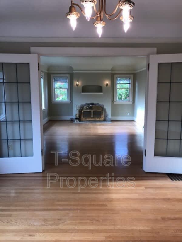 9056 Avondale Road NE