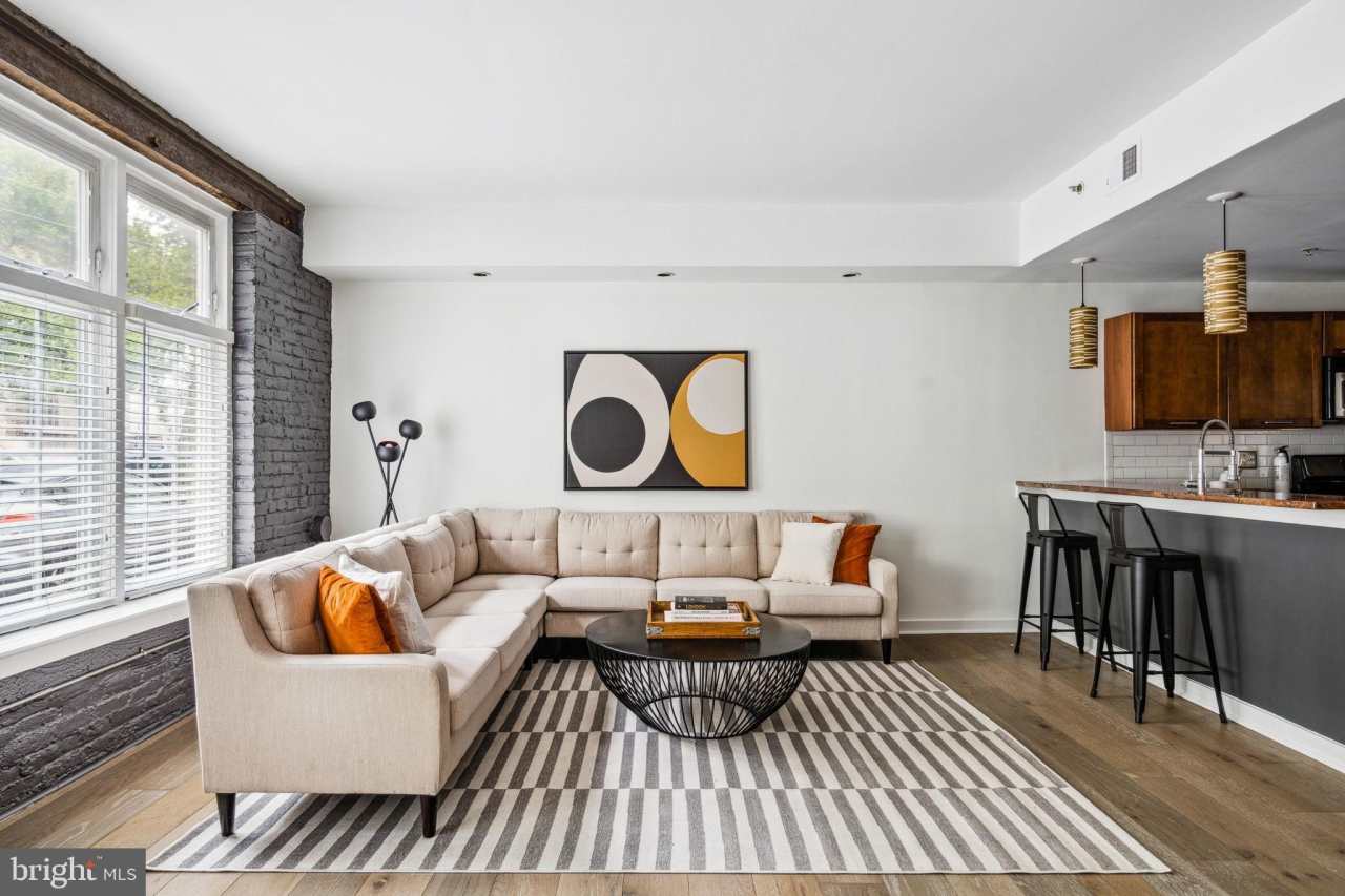 1246 E MONTGOMERY AVENUE