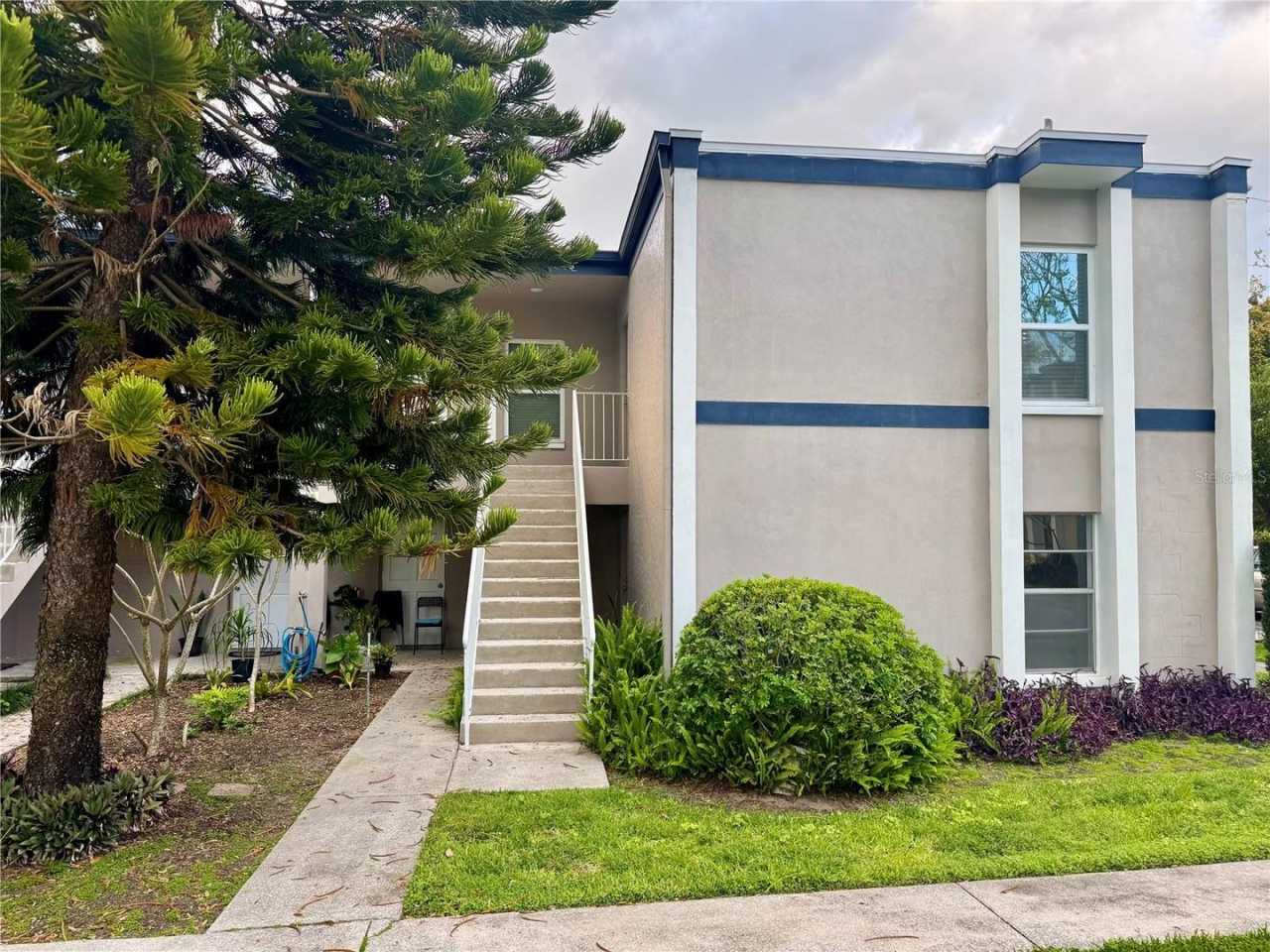 Cozy 1 Bedroom 1 Bath Condo In Brandon