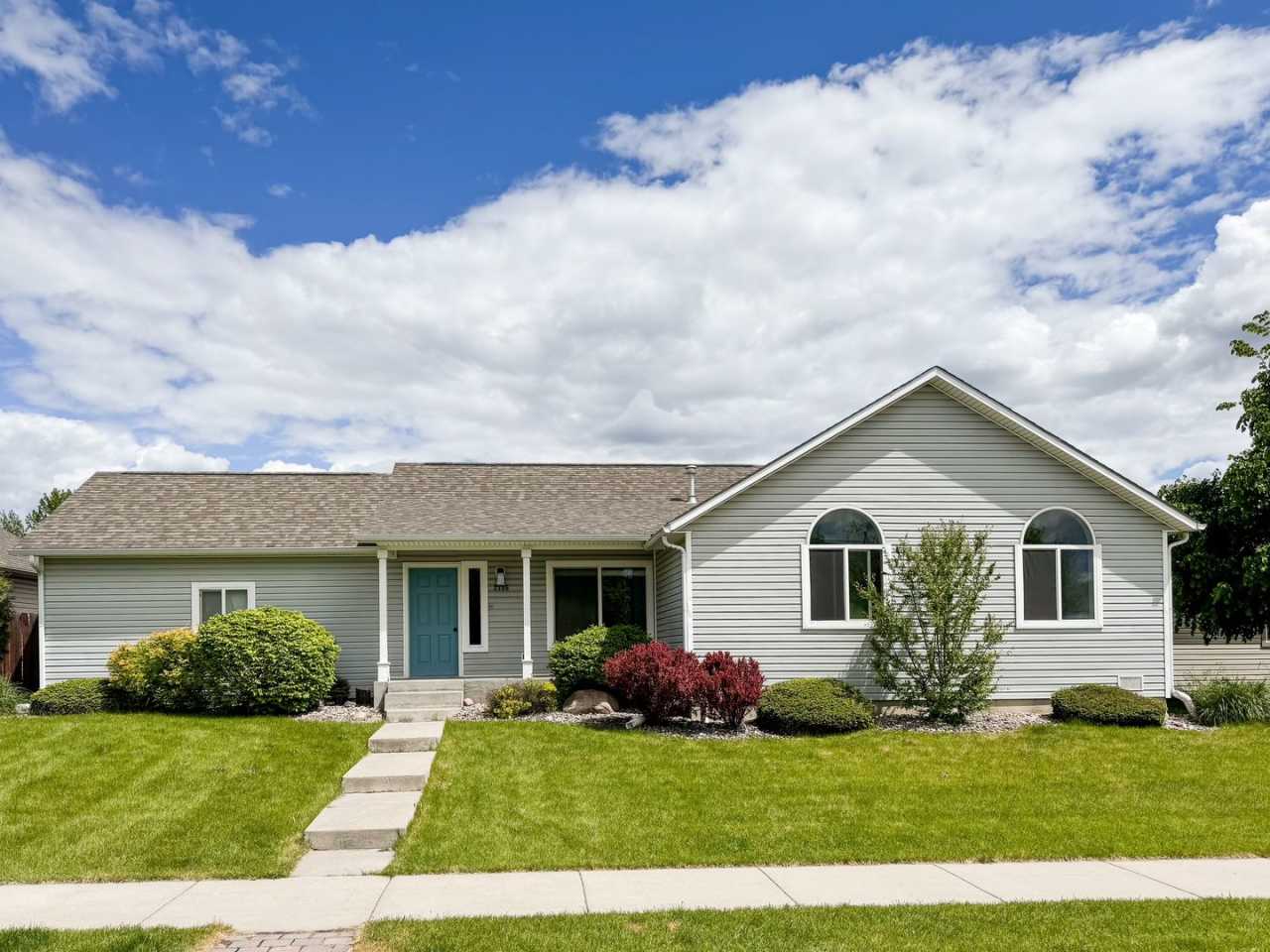 3 Bed - 2 Bath - Fenced Yard