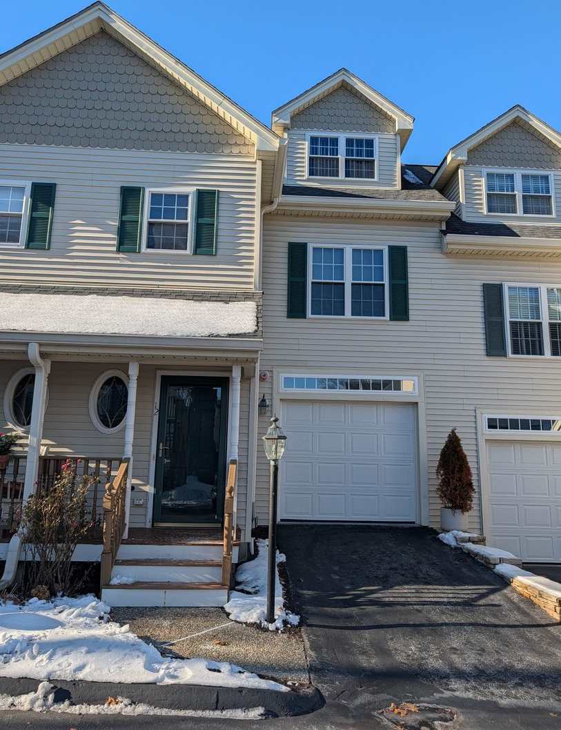 Stunning Lakeside Condo on Lake Quinsigamond – 2 Bed, 2.5 Bath + Garage