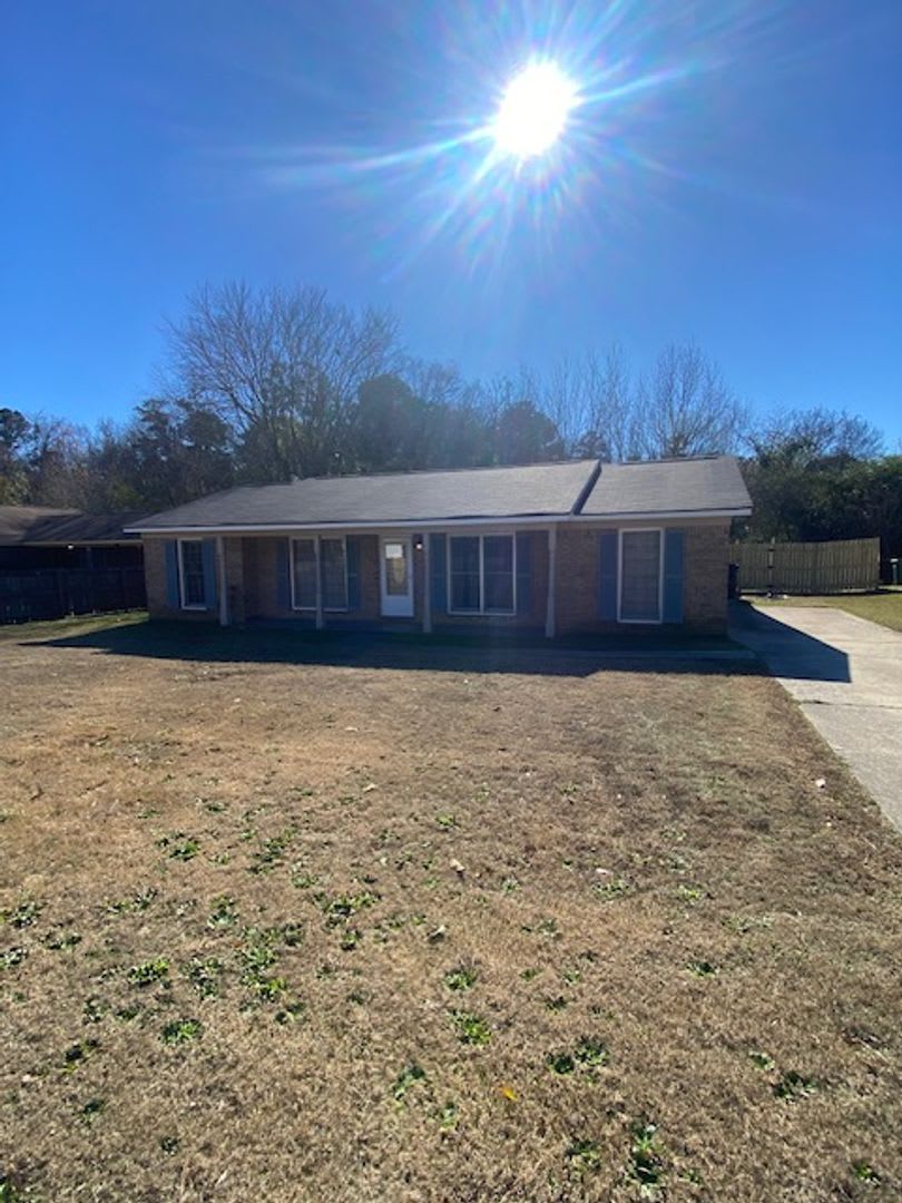 A Quiet Location, $200 Move-N-Special