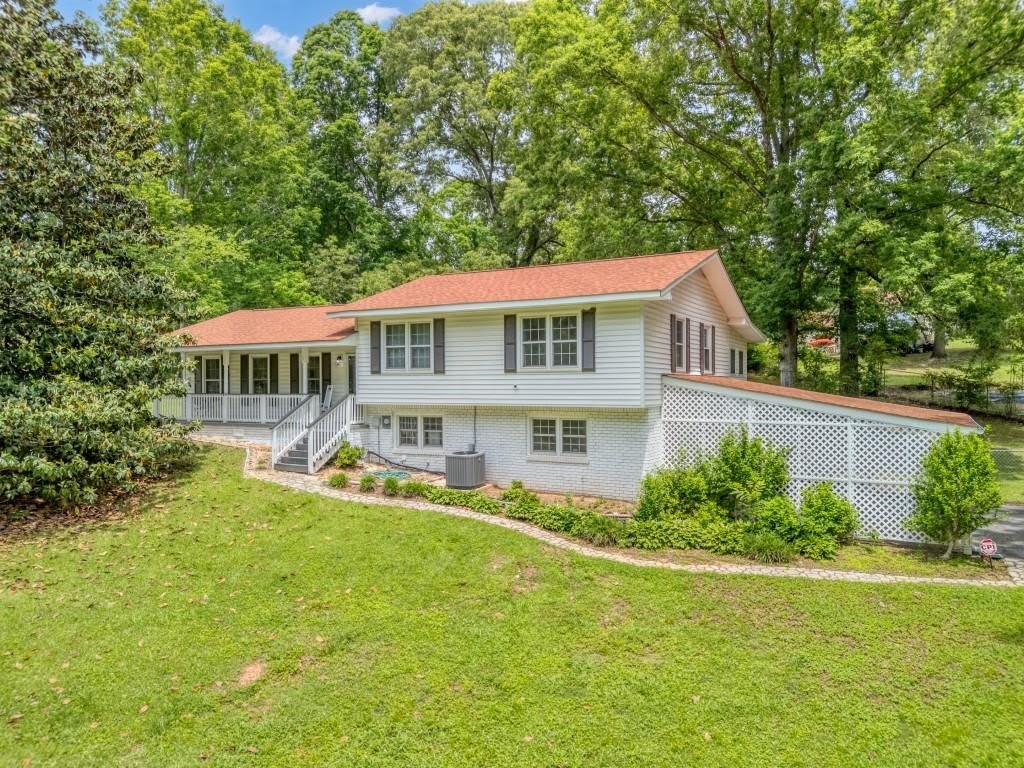 83 Summit Ridge Circle SE