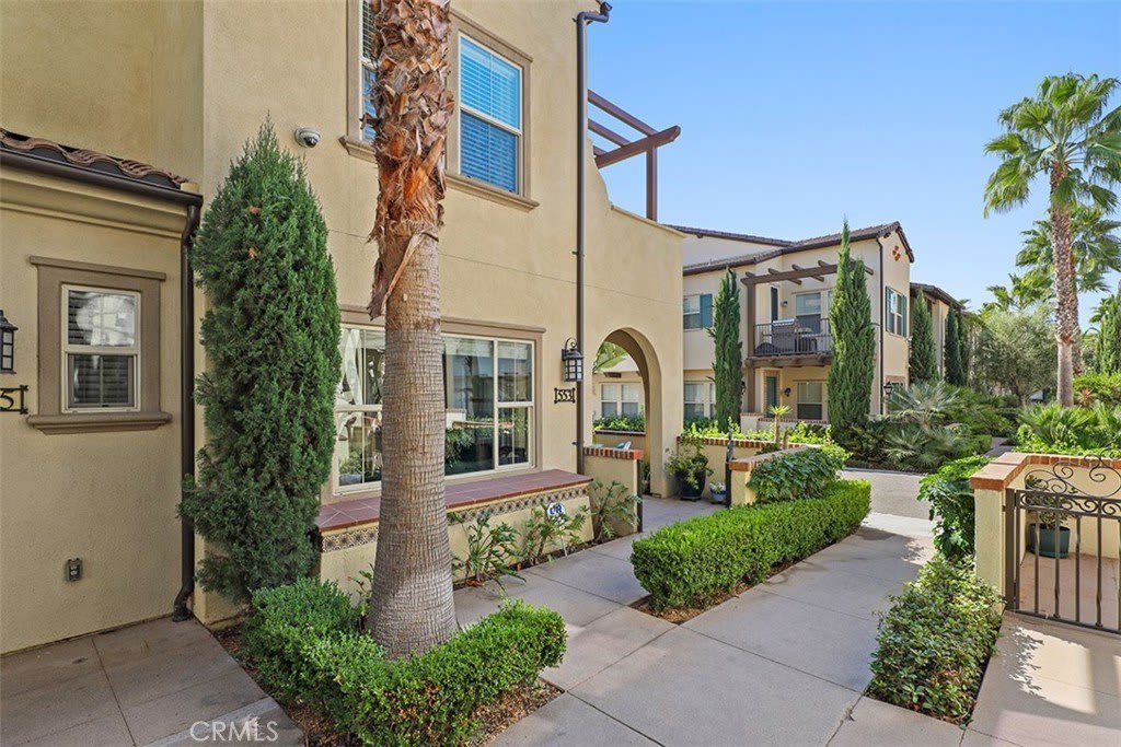 553 S Kroeger Street