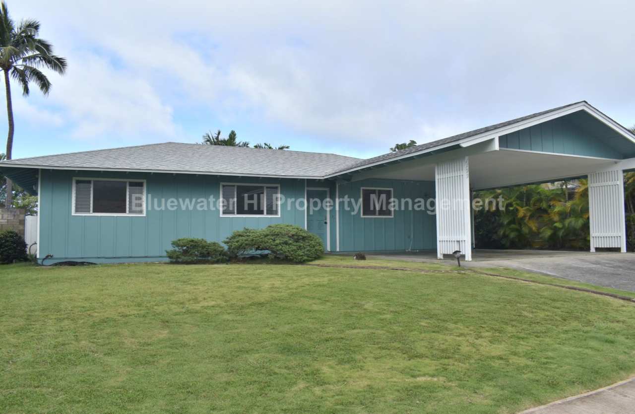 Enchanted Lake, Kailua 3 bedroom, 2 bath single level home.
