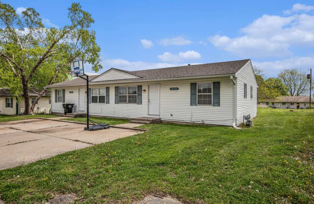 Beautiful 2BR/1BA Duplex in Independence!