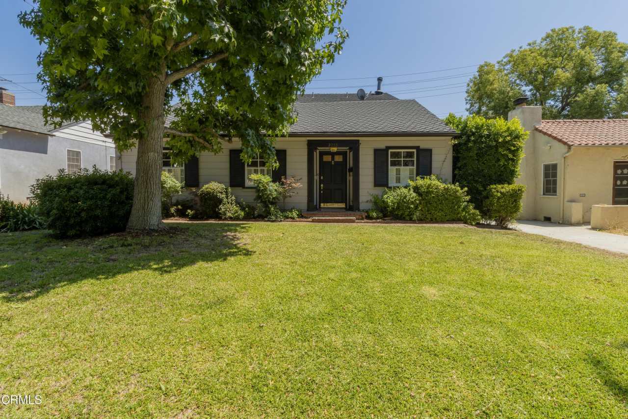 2058 Stratford Avenue