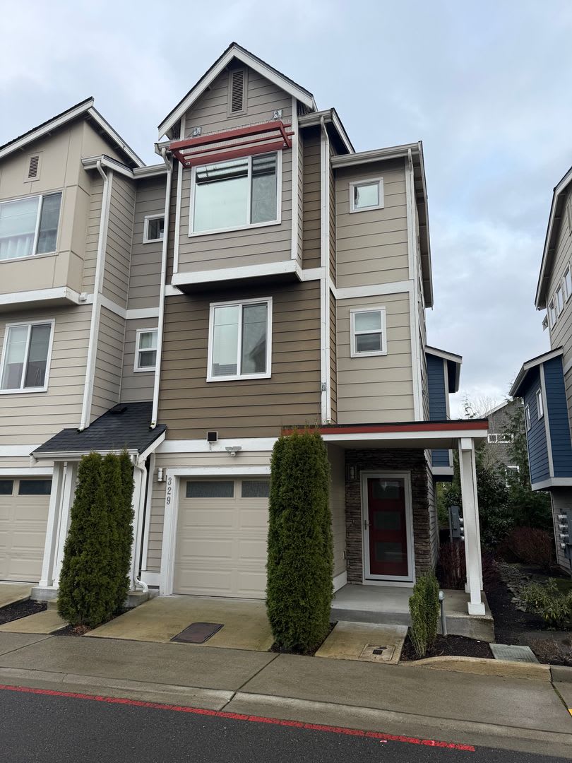 Renton Highlands newer 2bd Townhome For Rent!
