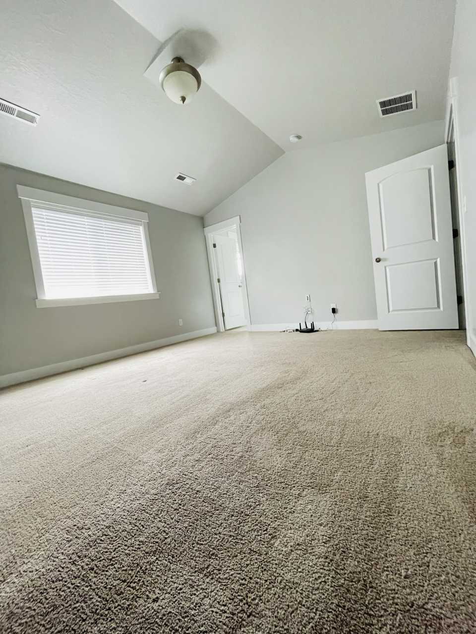 237 W Silver Springs Dr