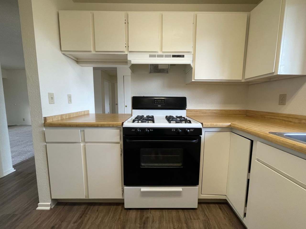 9339-33 Musselman Dr.