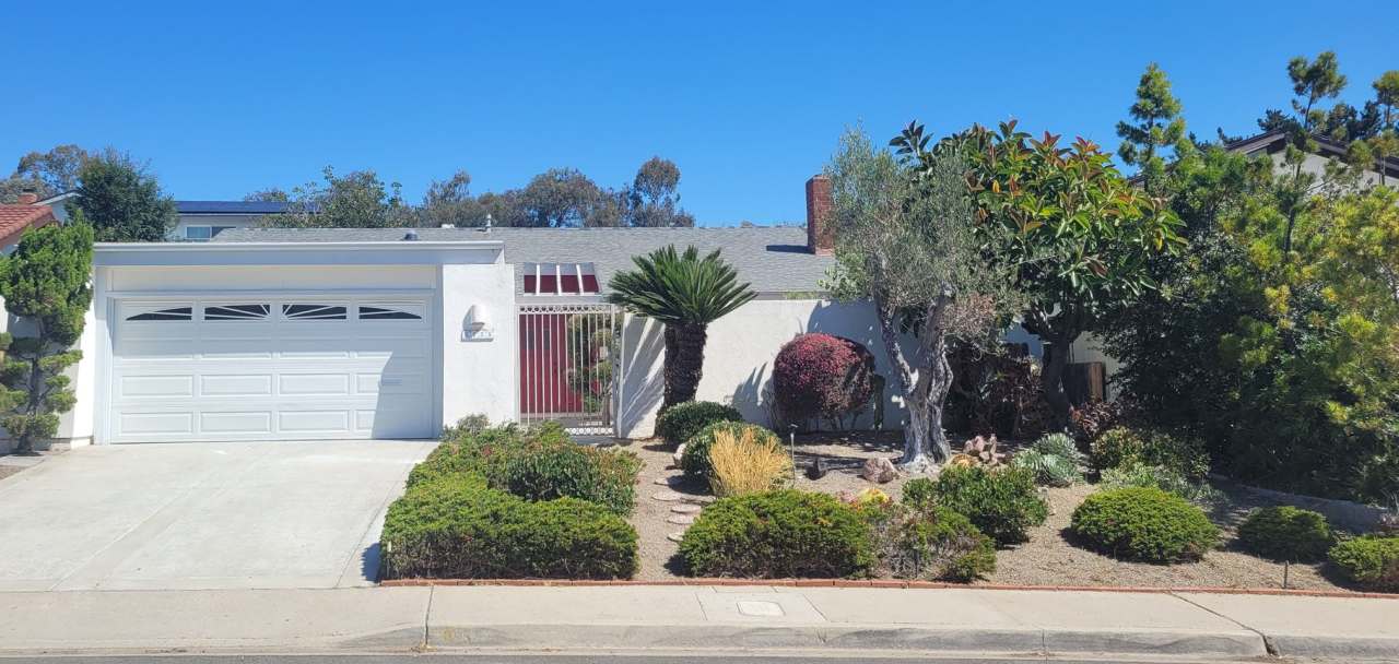 Beautifull 4 Bed 2 Bath In UTC Area