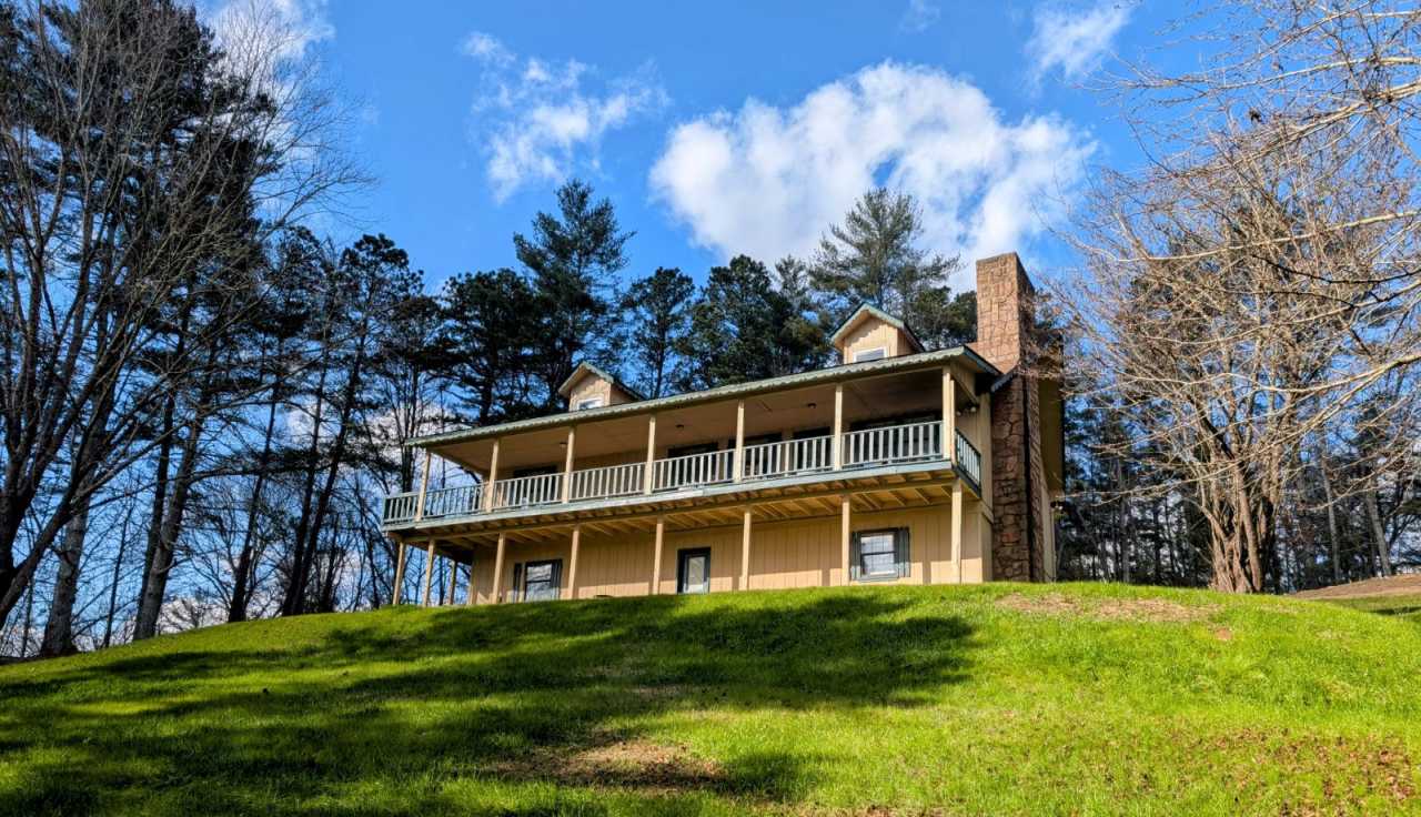 729 Chalet Village Dr