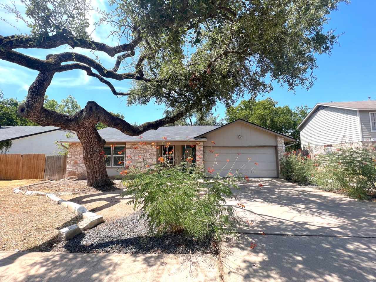 Single Story 3 Bedrooms 2 Bathrooms Home for Rent in Prime Northwest of Austin Location, Barrington Oaks neighborhood