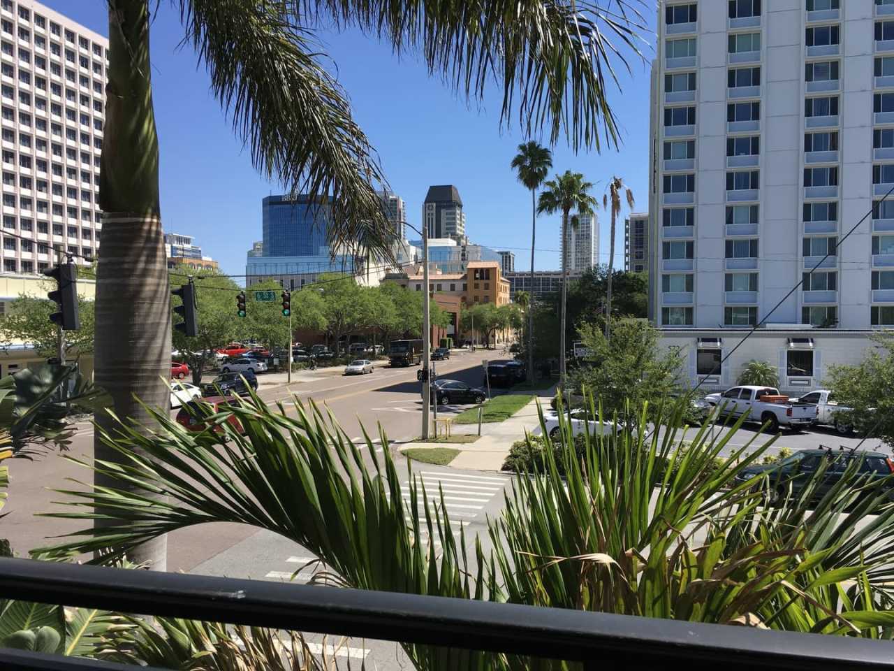 1 bedroom 1 bath In the Heart of Downtown!