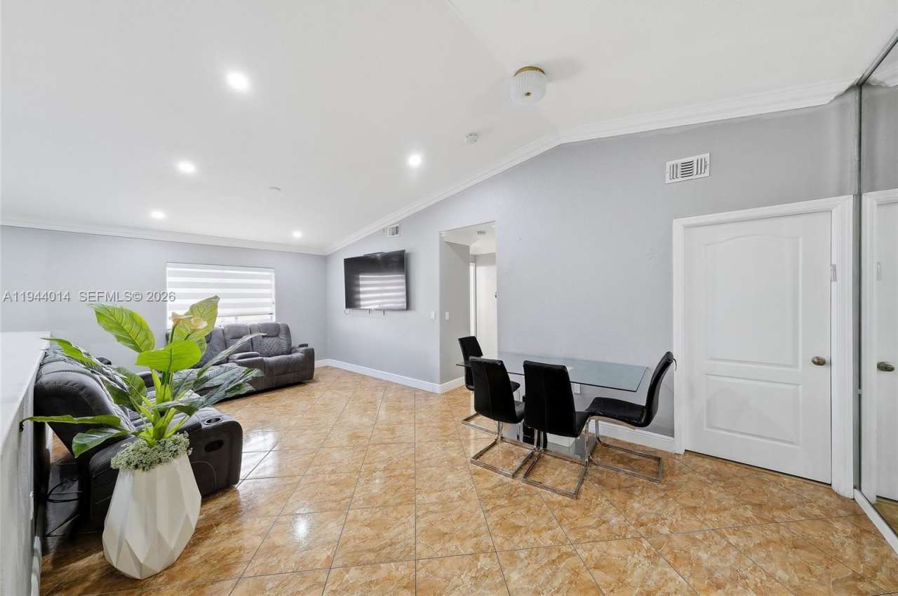 11025 W Okeechobee Rd