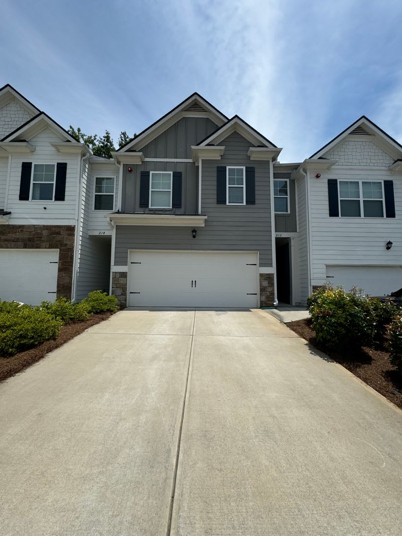 Modern 3/2.5 Townhome in Woodstock- $2,350