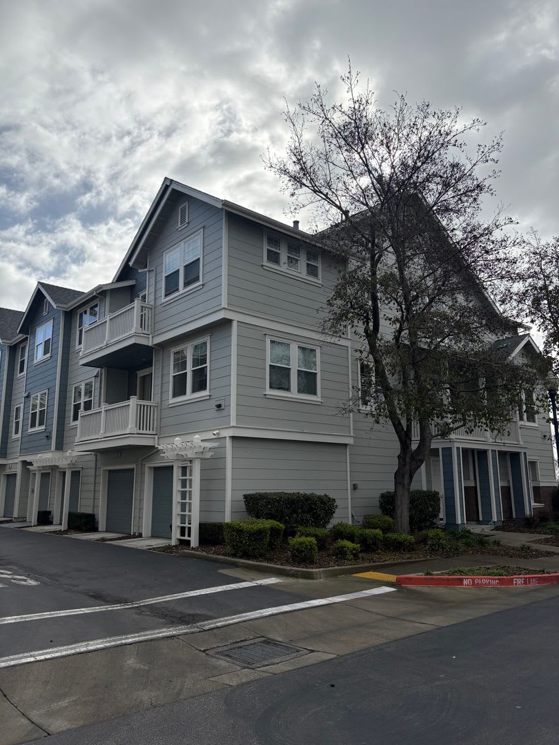 Tri-Level Home Available in Richmond Marina Area