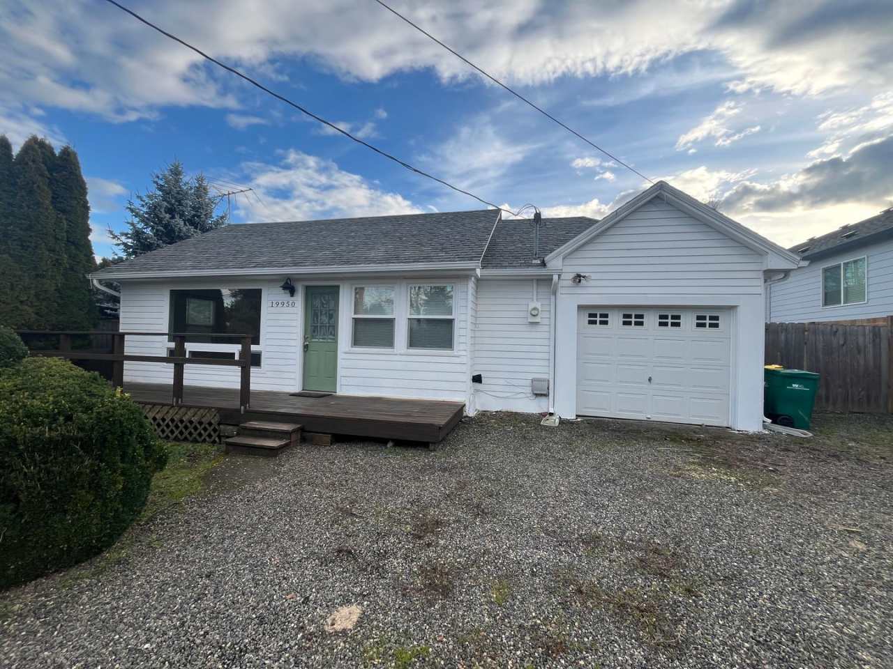 Adorable 2 Bedroom Home, Conveniently Located Across from Intel Aloha Campus!