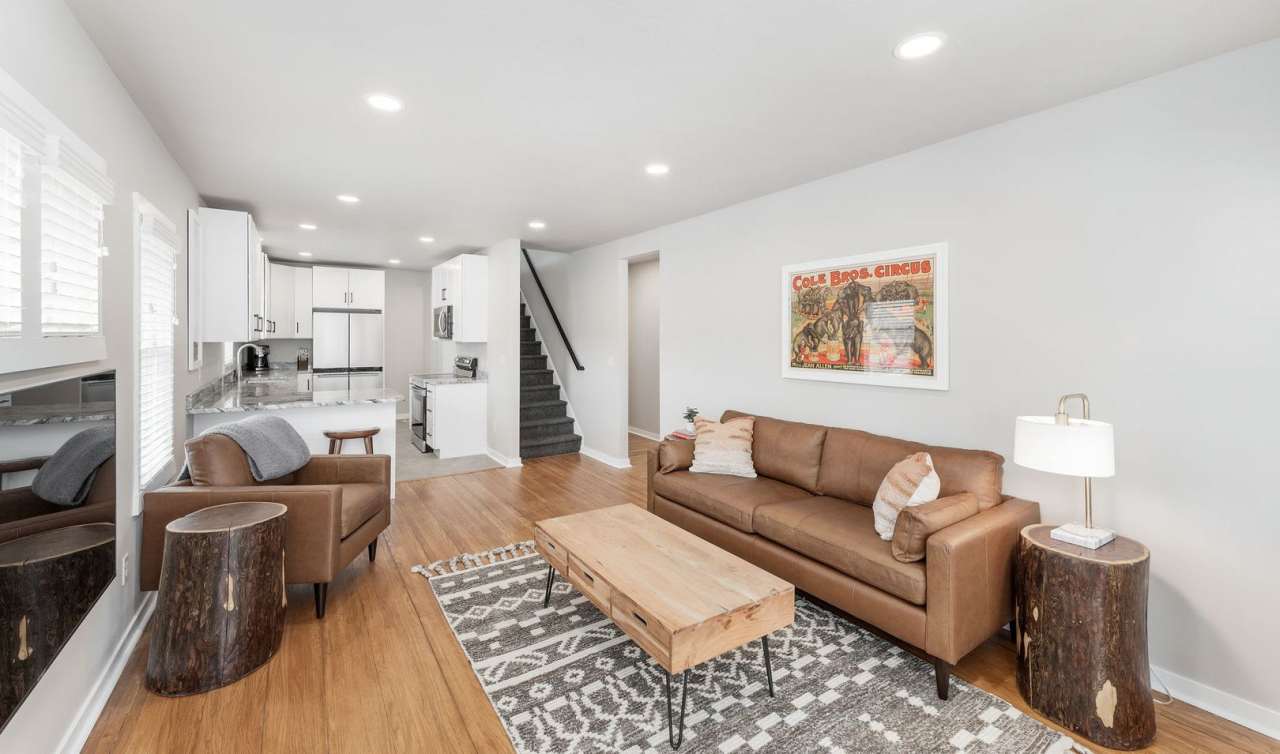 FURNISHED HOUSE! Short or Long Term! Large Newly Renovated Fully Furnished Modern 5 Bedroom Home with 3 Separate Living Rooms!