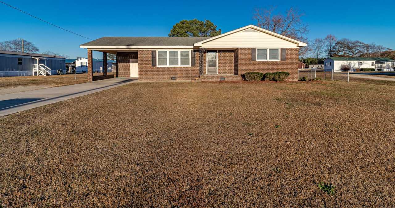 Adorable Brick Ranch 3 BR | 1.5 BA in Goldsboro