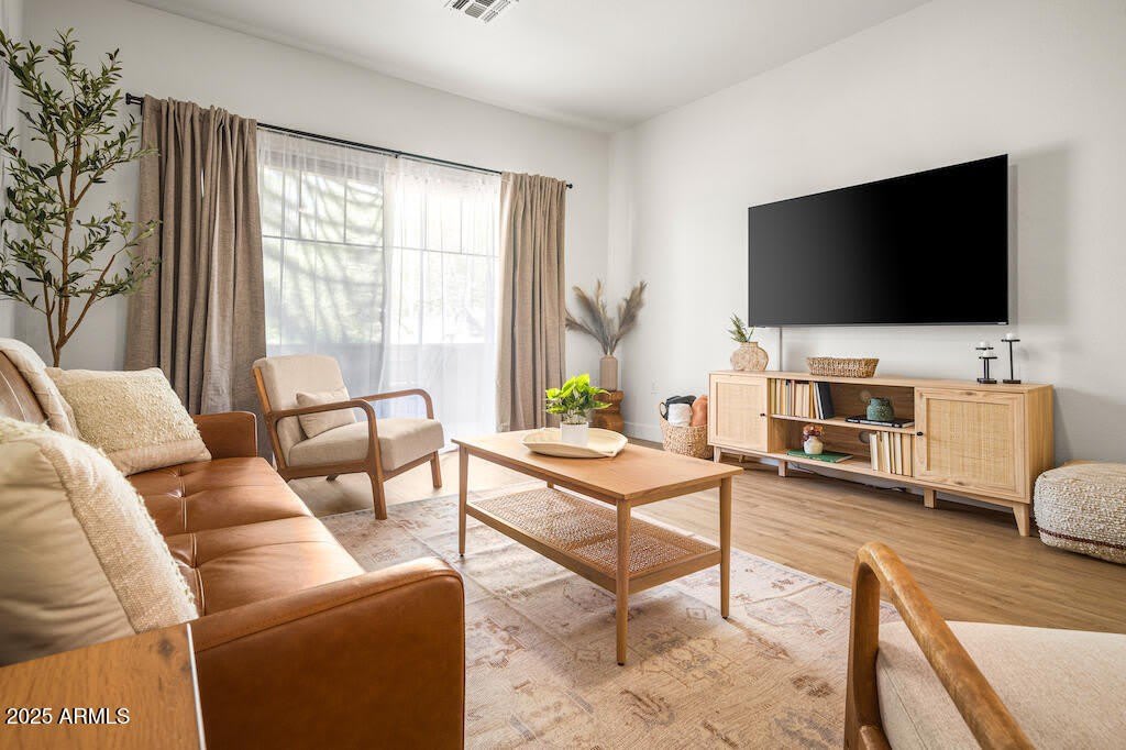 525 N MILLER Road unit: 102