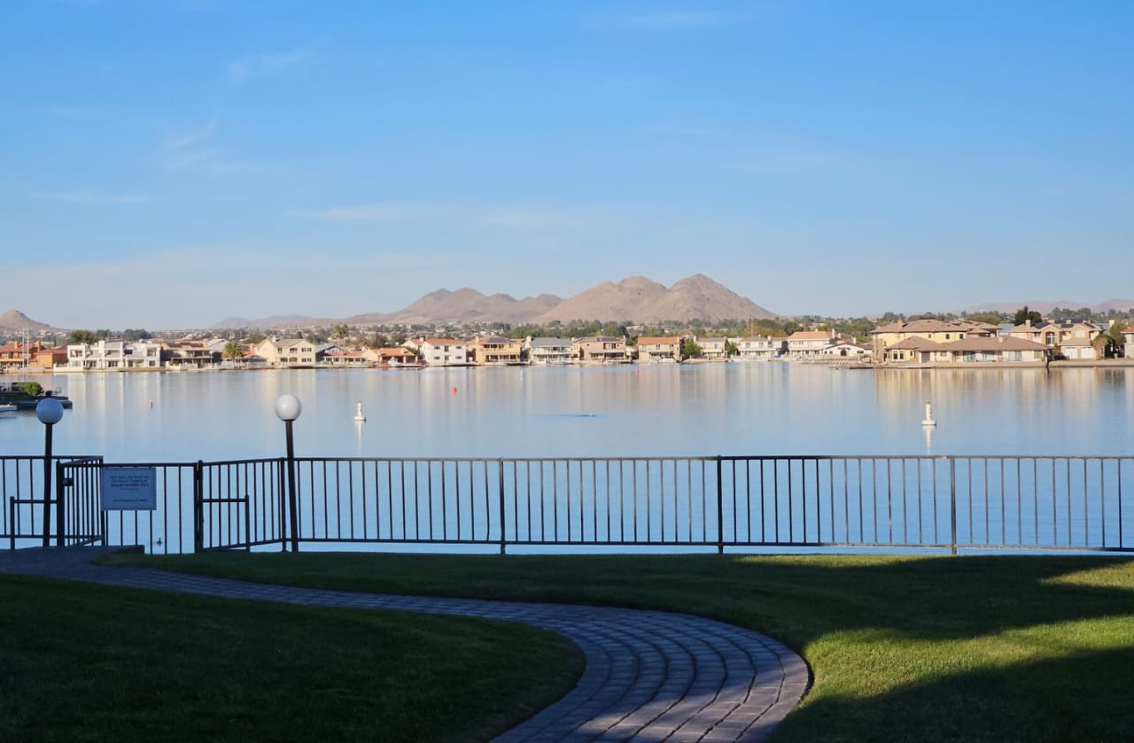 Beautiful condo ready for you to move into!