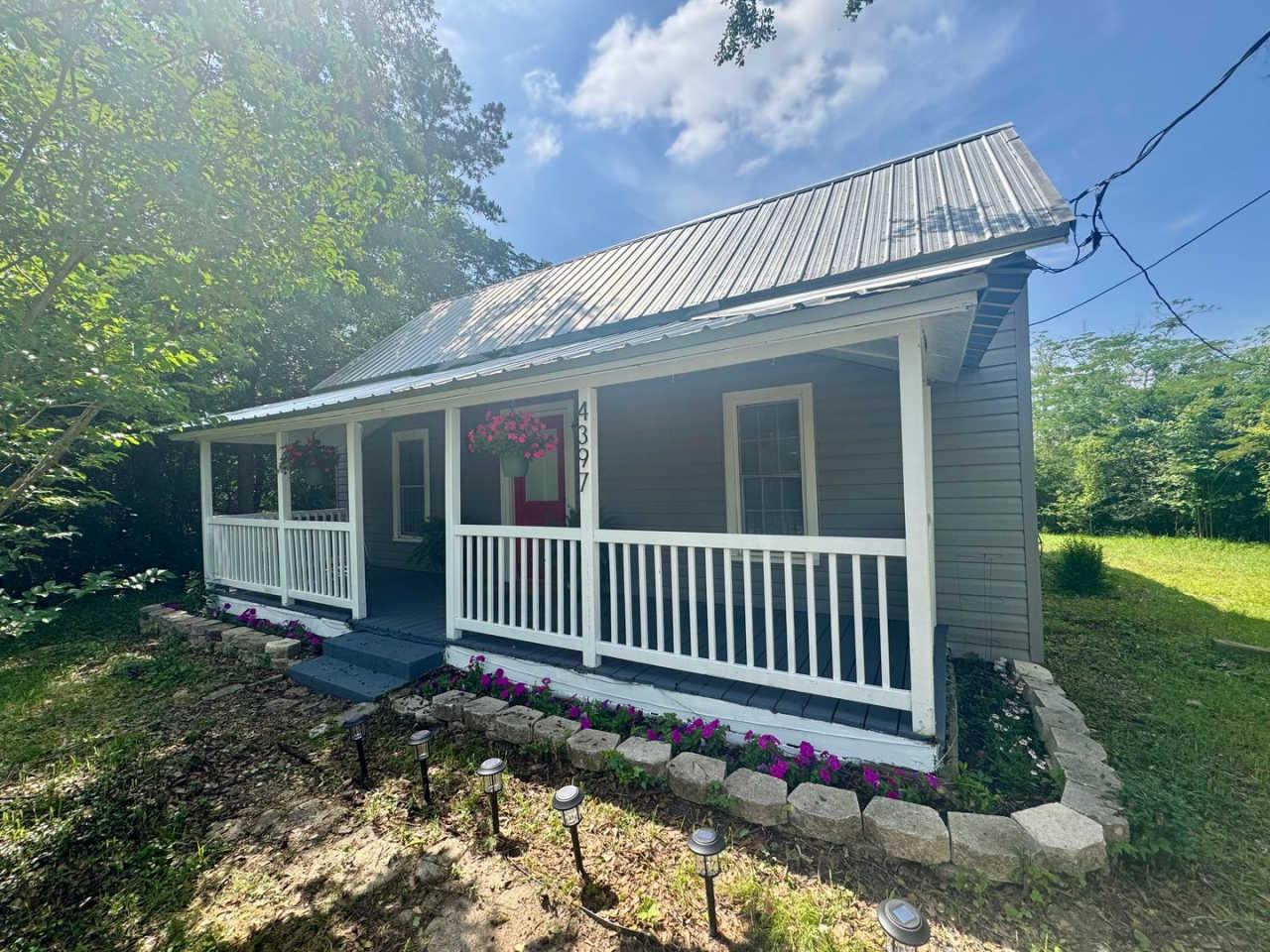 Charming 2 Bedroom 1 Bathroom