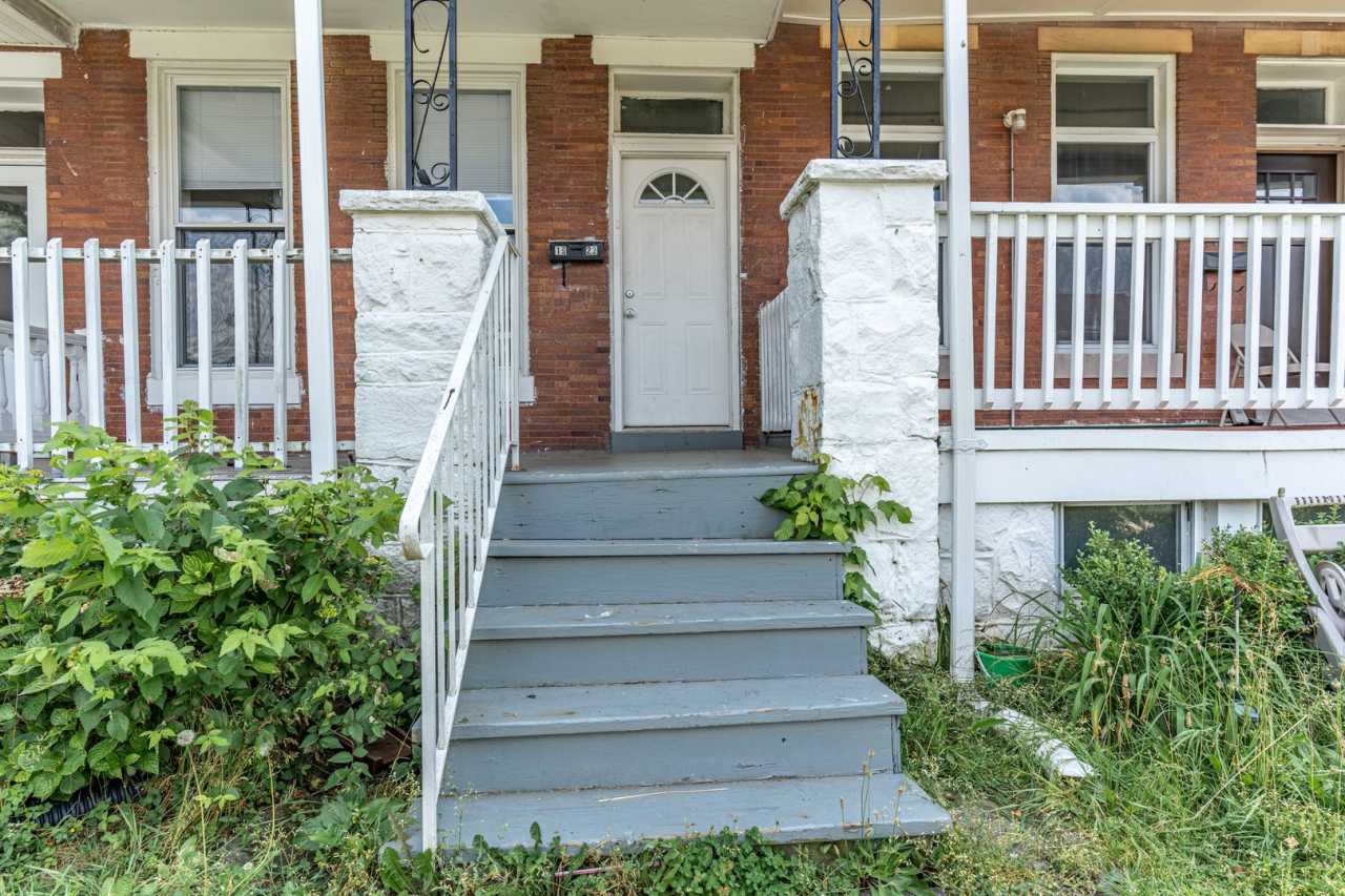 Charming 3-Bedroom with High Ceilings  Modern Updates