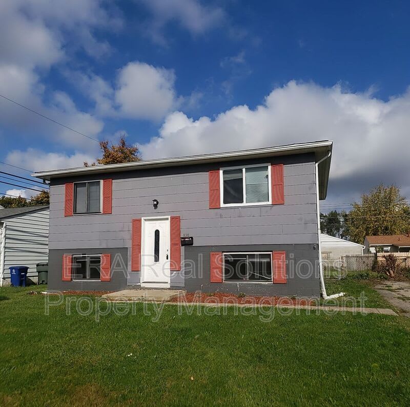 838 North Higbee Drive