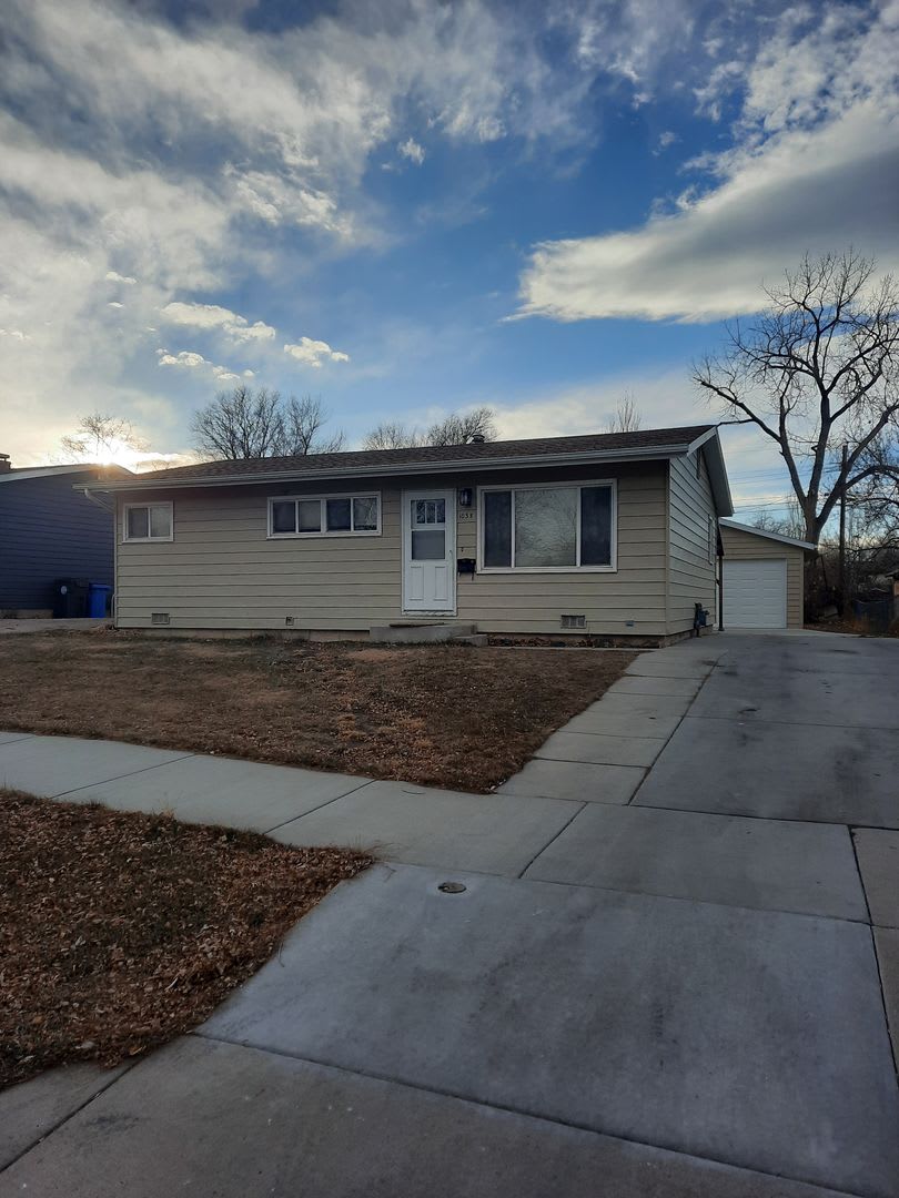 3 BEDROOM | 1 BATH | RANCH STYLE HOME | SOUTH